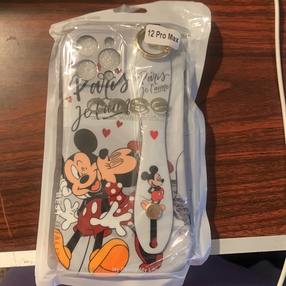 NWT Cute Mickey&Minne Phone case and wrist lanyard strap for iPhone 12 Pro Max - Picture 4 of 8